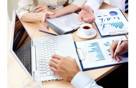 你们工地上的项目经理有建造师证吗？